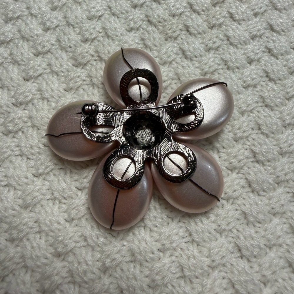 Large MIXTY FLOWER BROOCH - Picture 2 of 2